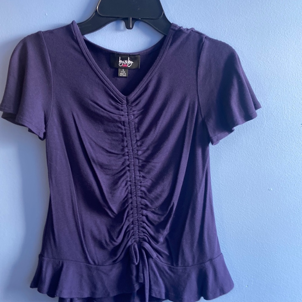 A short sleeve navy blue T-shirt